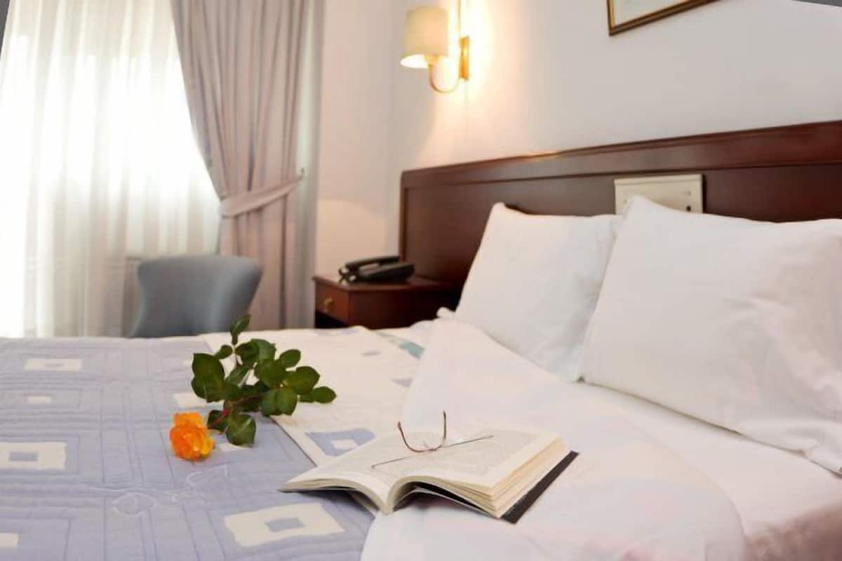 minibar, in-room safe, laptop workspace, free wifi