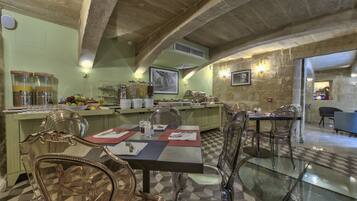 Desayuno continental incluido todos los días