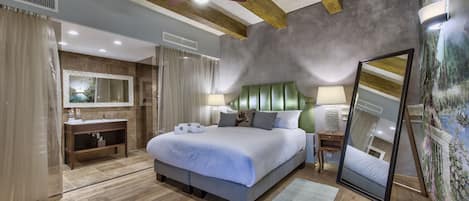 Phòng đôi hoặc 2 giường đơn Superior | 1 phòng ngủ, bộ đồ giường cao cấp, minibar, két bảo mật tại phòng