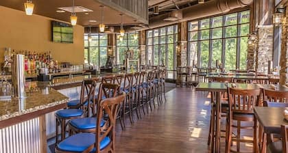 Camelback Lodge & Indoor Waterpark