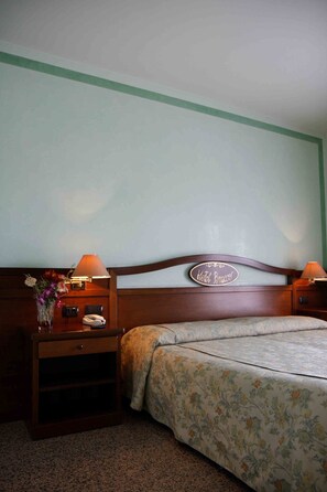 1 bedroom, premium bedding, minibar, in-room safe