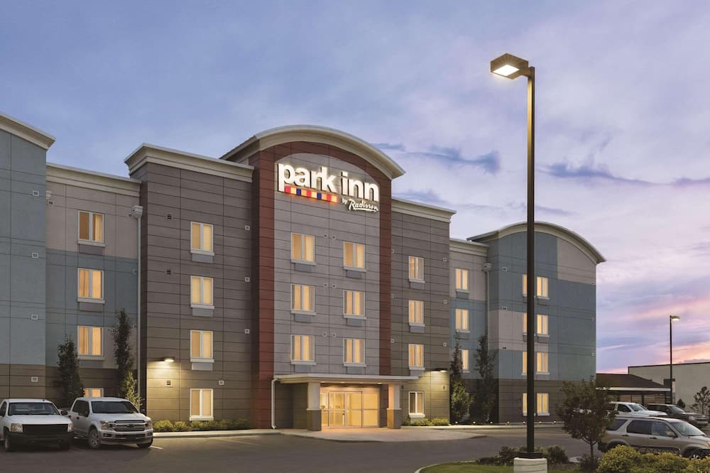 Park Inn by Radisson, Calgary Airport North, AB