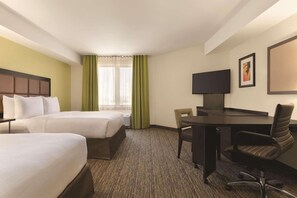Pillowtop beds, desk, laptop workspace, blackout drapes - Park Inn by Radisson, Calgary Airport North, AB (Calgary)