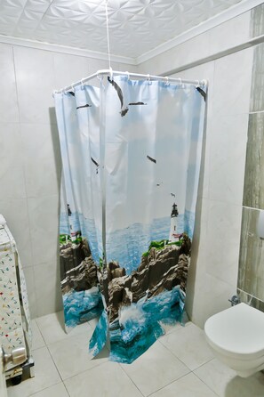 Apartment, 1 Bedroom | Bathroom | Shower, slippers, towels - Yade Apart Pansiyon (Ayvalik)