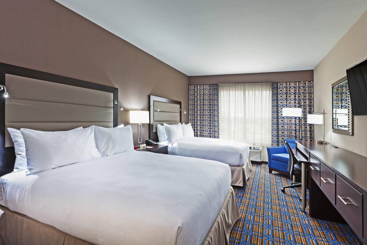 In-room safe, desk, laptop workspace, blackout drapes