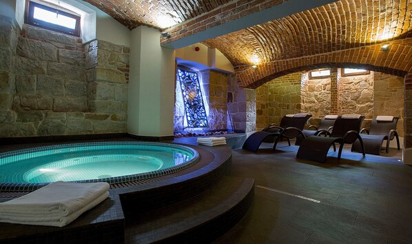 Pool - Pałac Polanka (Krosno)