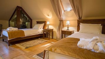 Cassaforte in camera, una scrivania, ferro/asse da stiro, Wi-Fi gratuito