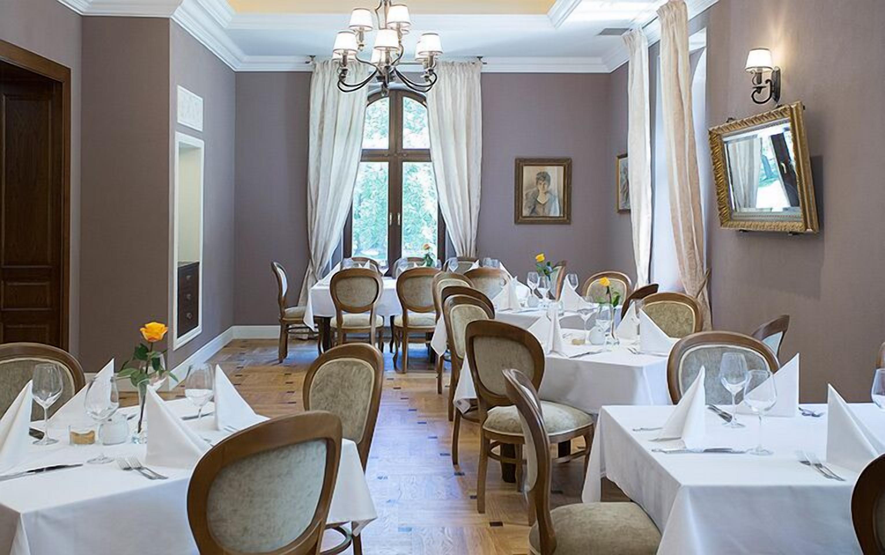 breakfast, lunch, dinner served; polish cuisine