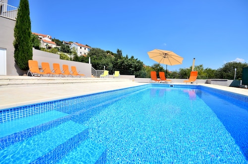 BRETIA apartments & more