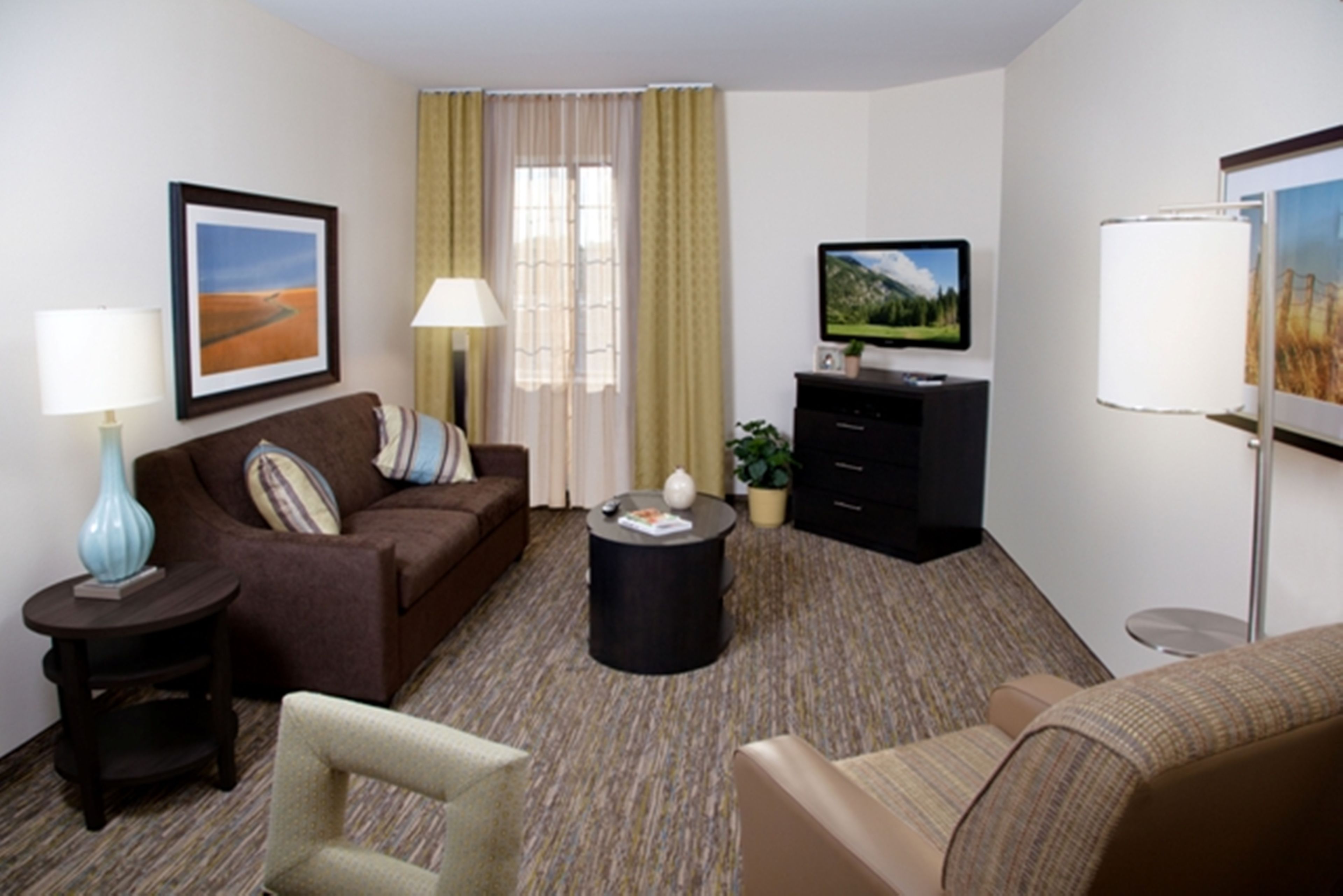 suite, 1 bedroom (1 queen) | in-room safe, desk, soundproofing, iron/ironing board