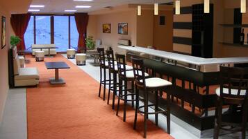 Bar (trong khuôn viên)