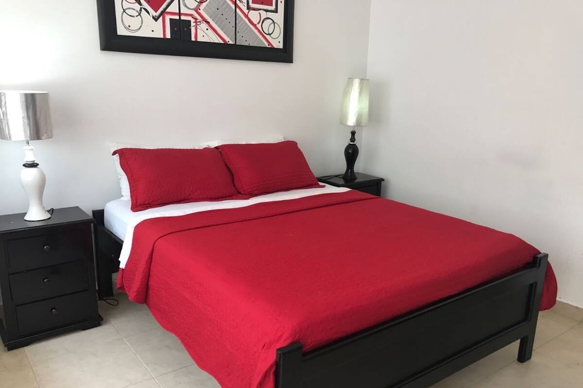 Departamento básico | Cunas gratuitas, camas extra, wifi gratis y ropa de cama