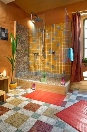 Bathroom - La Vieille Maison - Chambre et Halte Gourmande (Durfort-et-Saint-Martin-de-Sossenac)