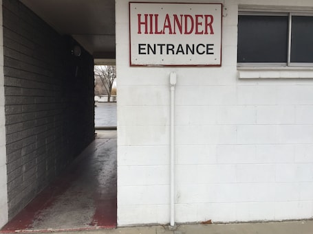 Exterior. Hilander Motel