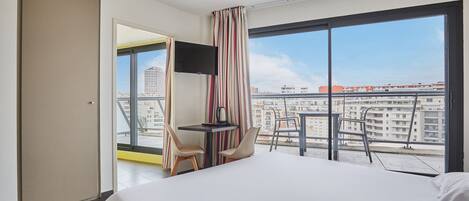 Superior Studio, Balcony (2 People) | In-room safe, soundproofing, free cribs/infant beds, free WiFi