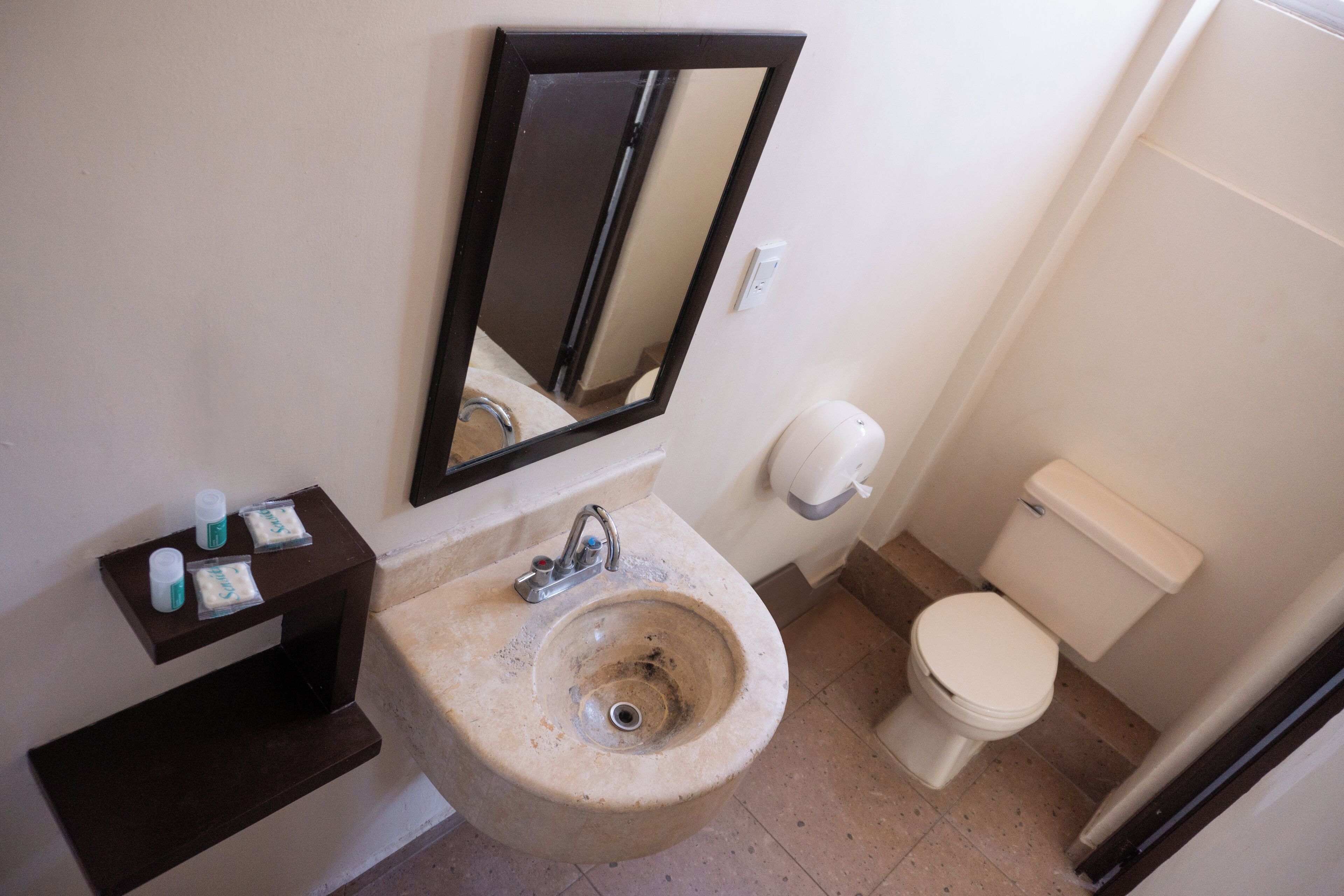 shower, free toiletries, towels