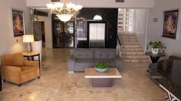 Sala de estar en el lobby