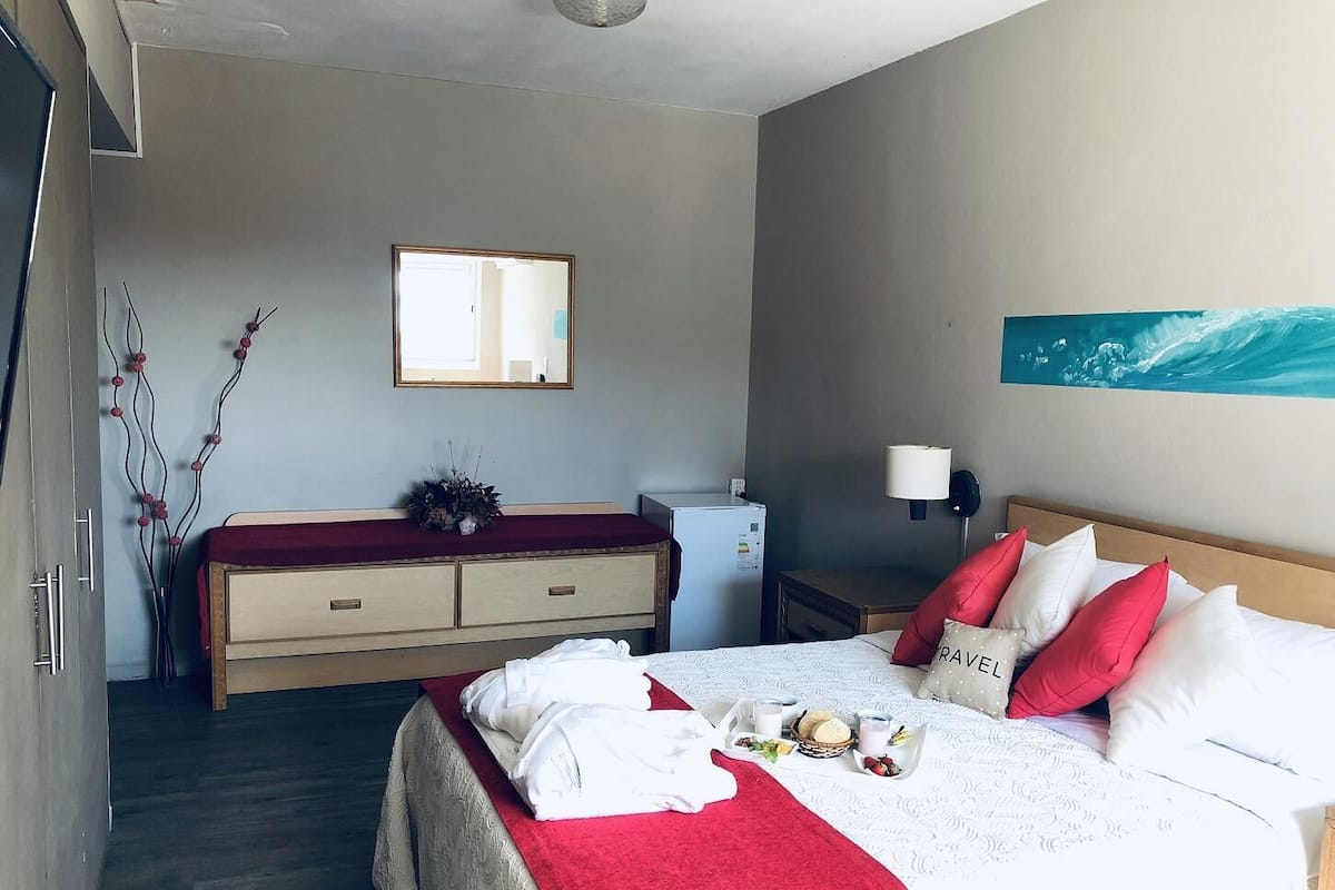 Decoración personalizada, muebles diferentes y wifi gratis