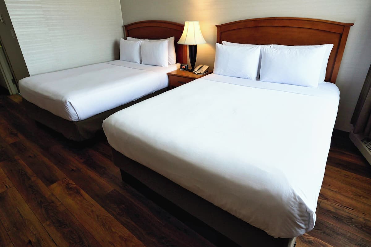 Værelse - 2 queensize-senge | Gratis Wi-Fi, sengetøj