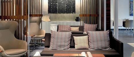 Serves lunch and dinner