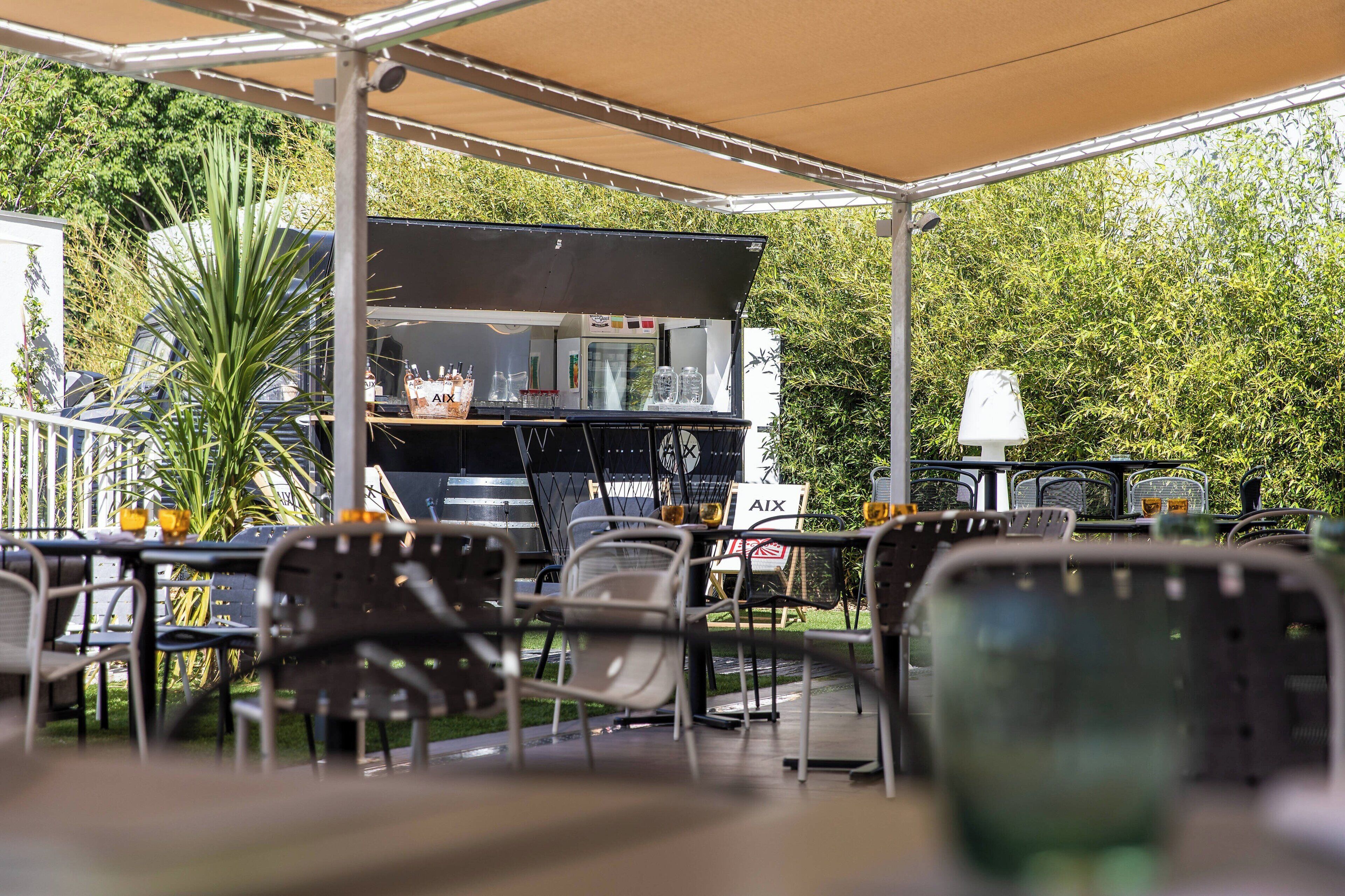 breakfast, lunch, dinner served; french cuisine