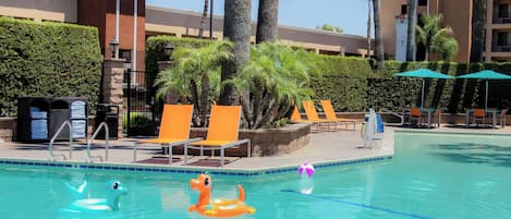 Outdoor pool, open 8:00 AM to 10:00 PM, pool umbrellas, sun loungers