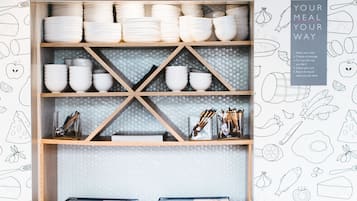 TĂ€gliches kontinentales FrĂŒhstĂŒck (18 EUR pro Person)