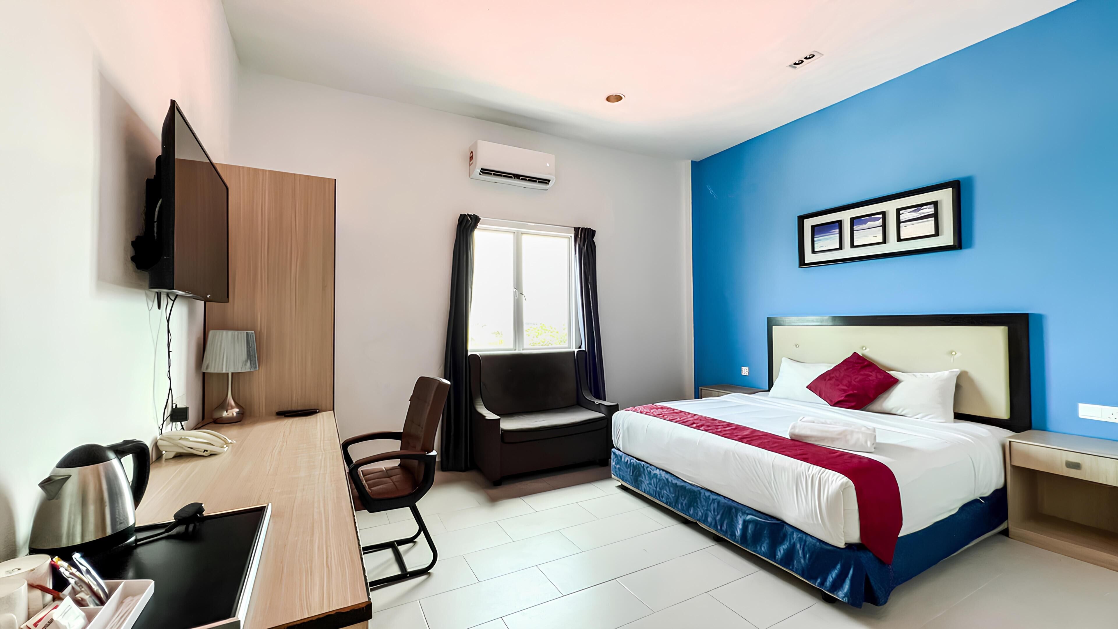 Deluxe-Zimmer, 1 King-Bett | Zimmersafe, Schreibtisch, Verdunkelungsvorhänge, kostenloses WLAN