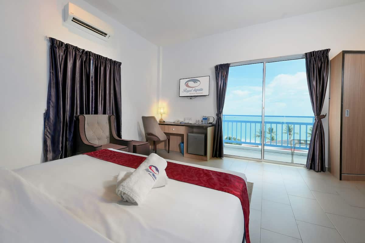 Camera Deluxe, vista mare | Una cassaforte in camera, una scrivania, tende oscuranti, Wi-Fi gratuito