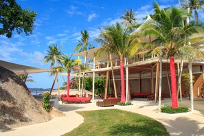 Property grounds - The State House by Beach Republic (Koh Samui)