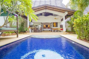 2 Bedrooms Tropical Pool Villa | Terrace/patio