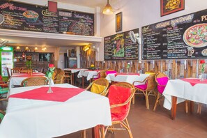 Daily English breakfast for a fee - Mama's Villa (Phnom Penh)