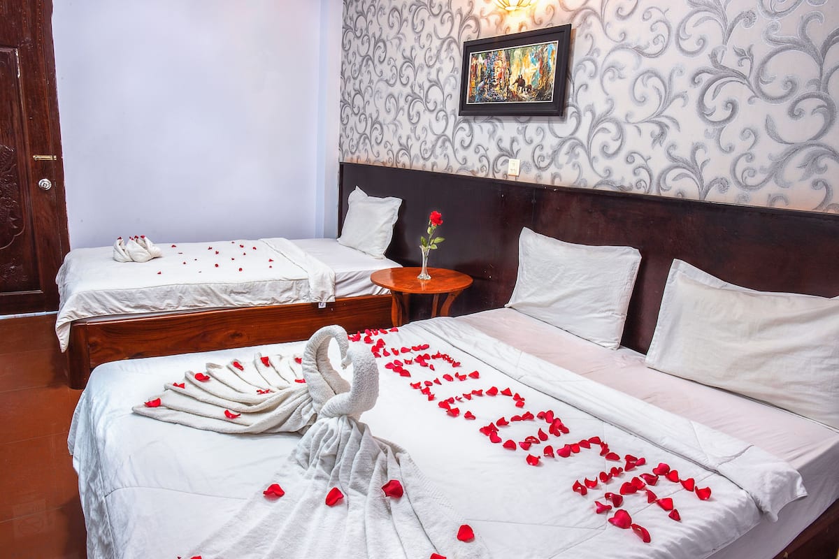 Deluxe Twin Room | 1 bedroom, in-room safe, desk, soundproofing