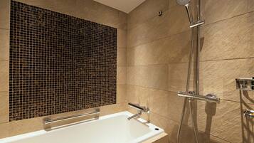 Regadera, regadera tipo lluvia, amenidades de baño de diseñador