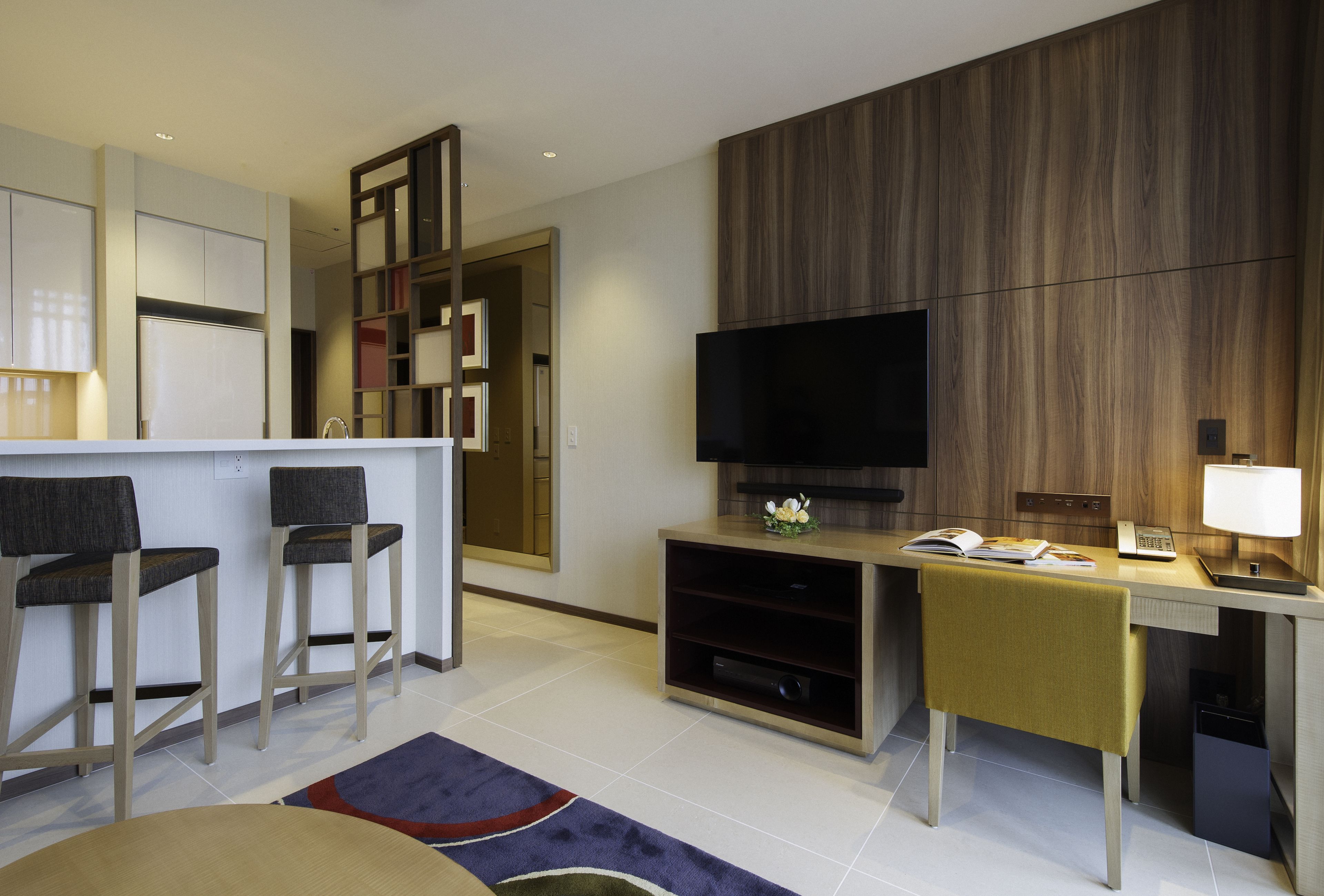 Premium bedding, in-room safe, desk, laptop workspace