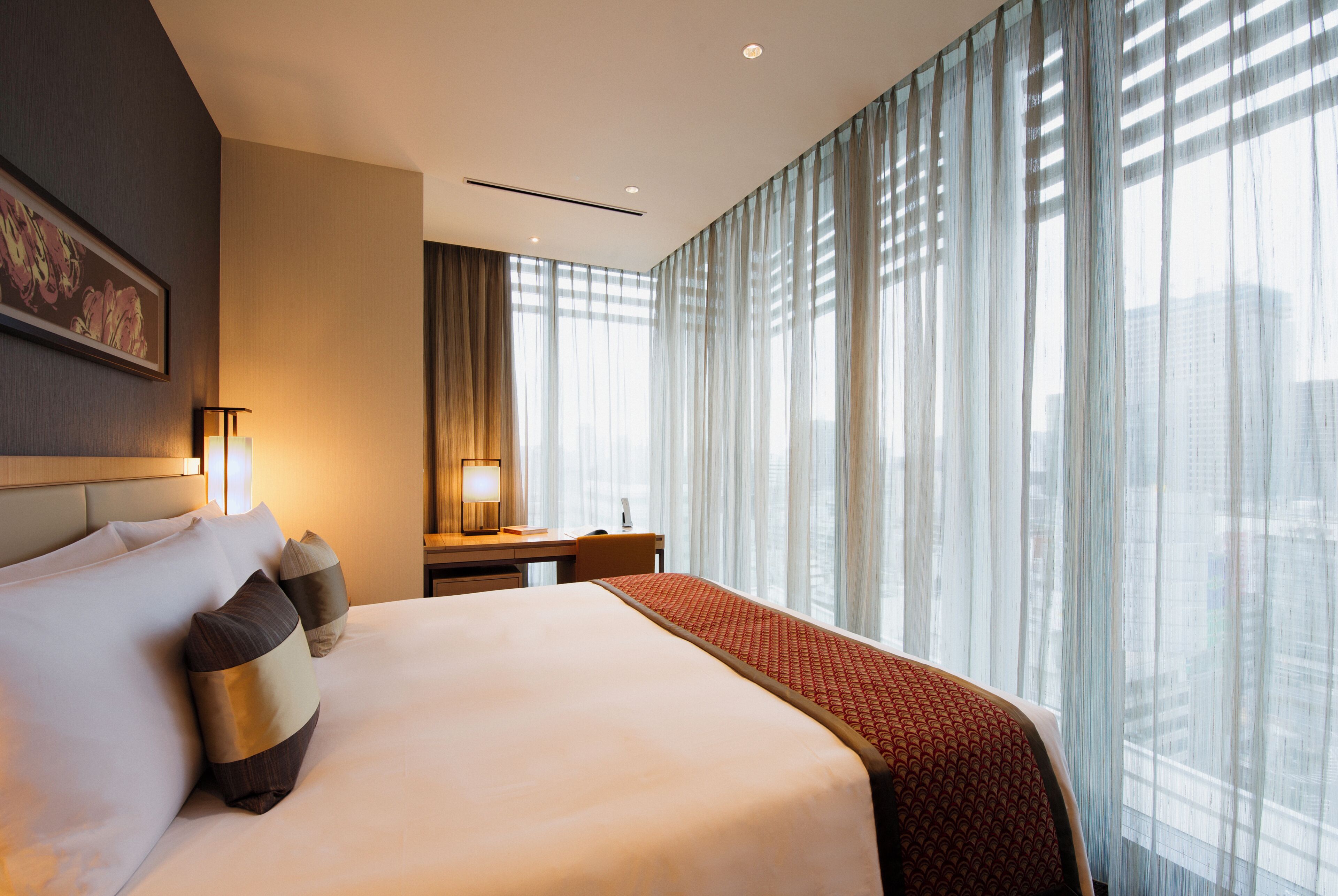 Deluxe Room, 1 Bedroom | Premium bedding, in-room safe, desk, soundproofing