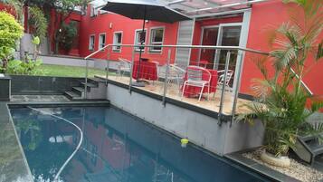 Outdoor pool, pool umbrellas