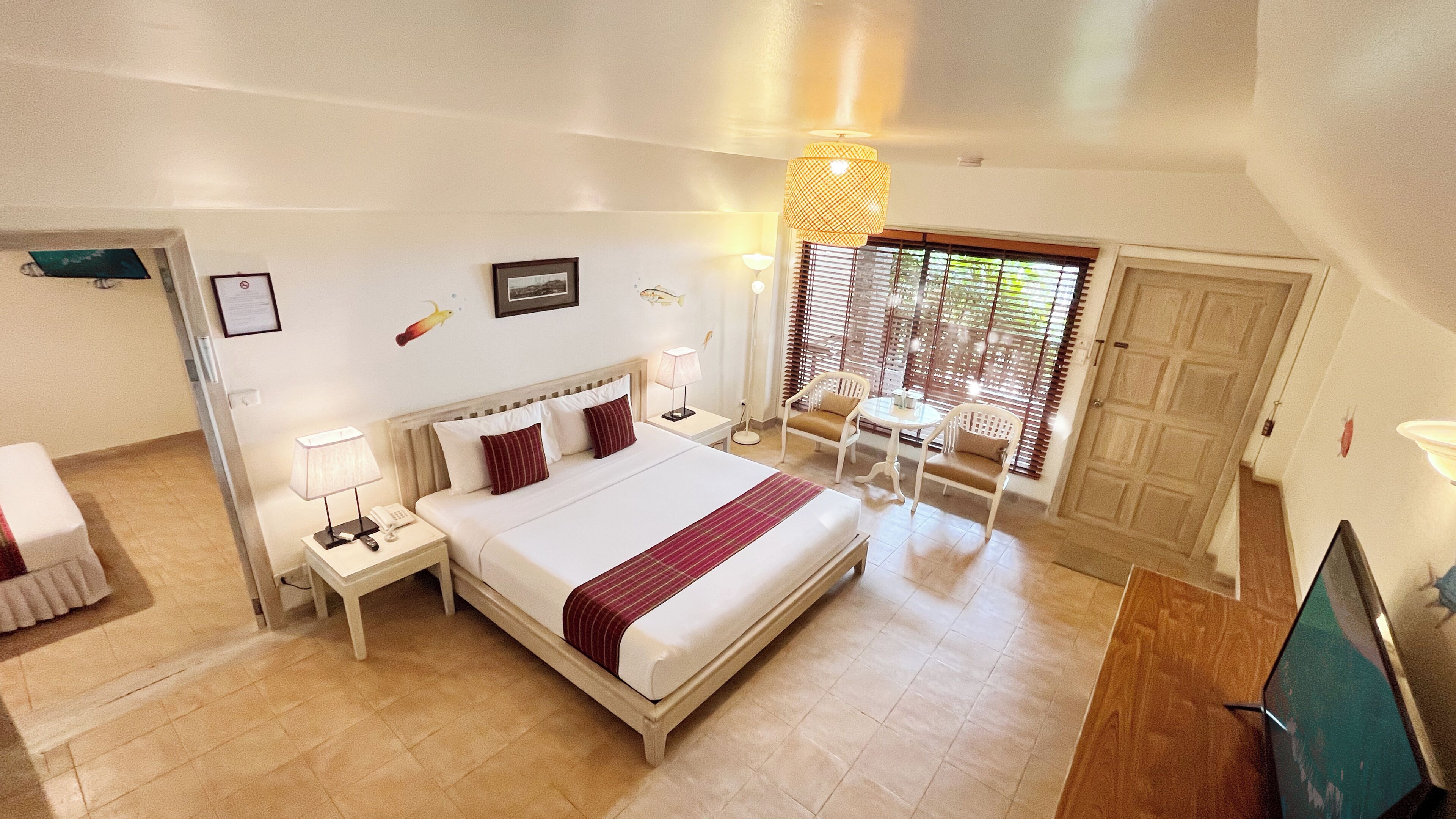 Deluxe 2 Bedrooms | Minibar, in-room safe, desk, iron/ironing board