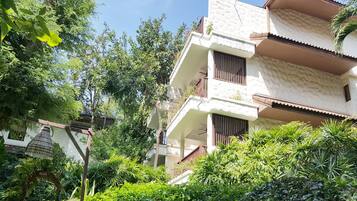 Fachada de la propiedad