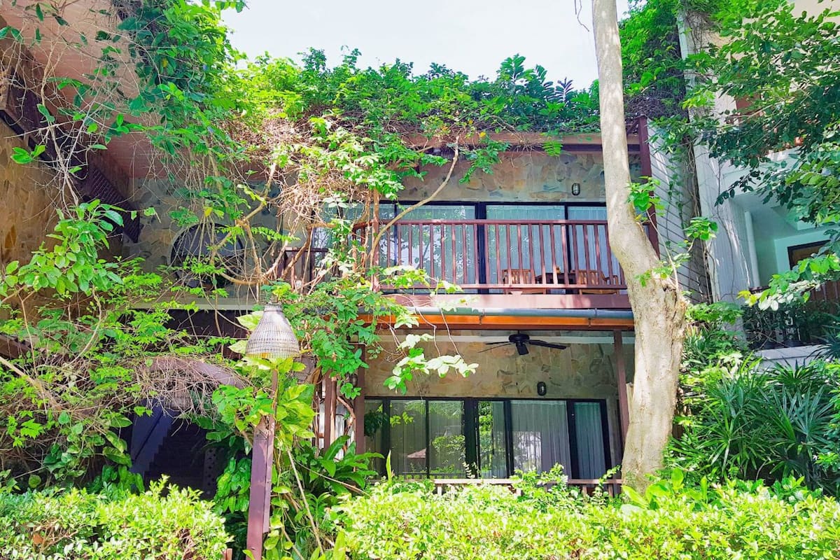 Poolside Suite | Garden view
