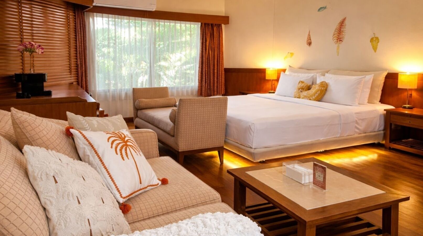 Poolside Junior Suite | Minibar, in-room safe, desk, iron/ironing board