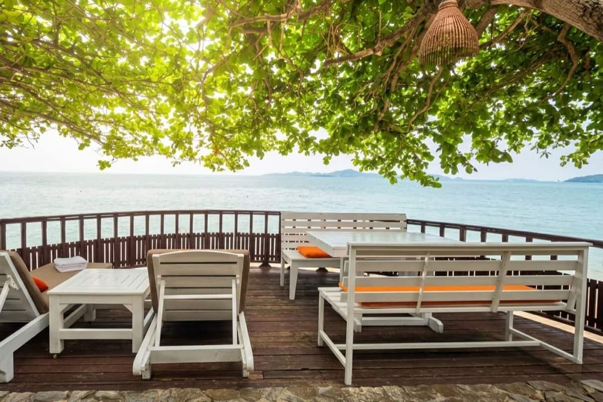 Beachfront Suite | Terrace/patio