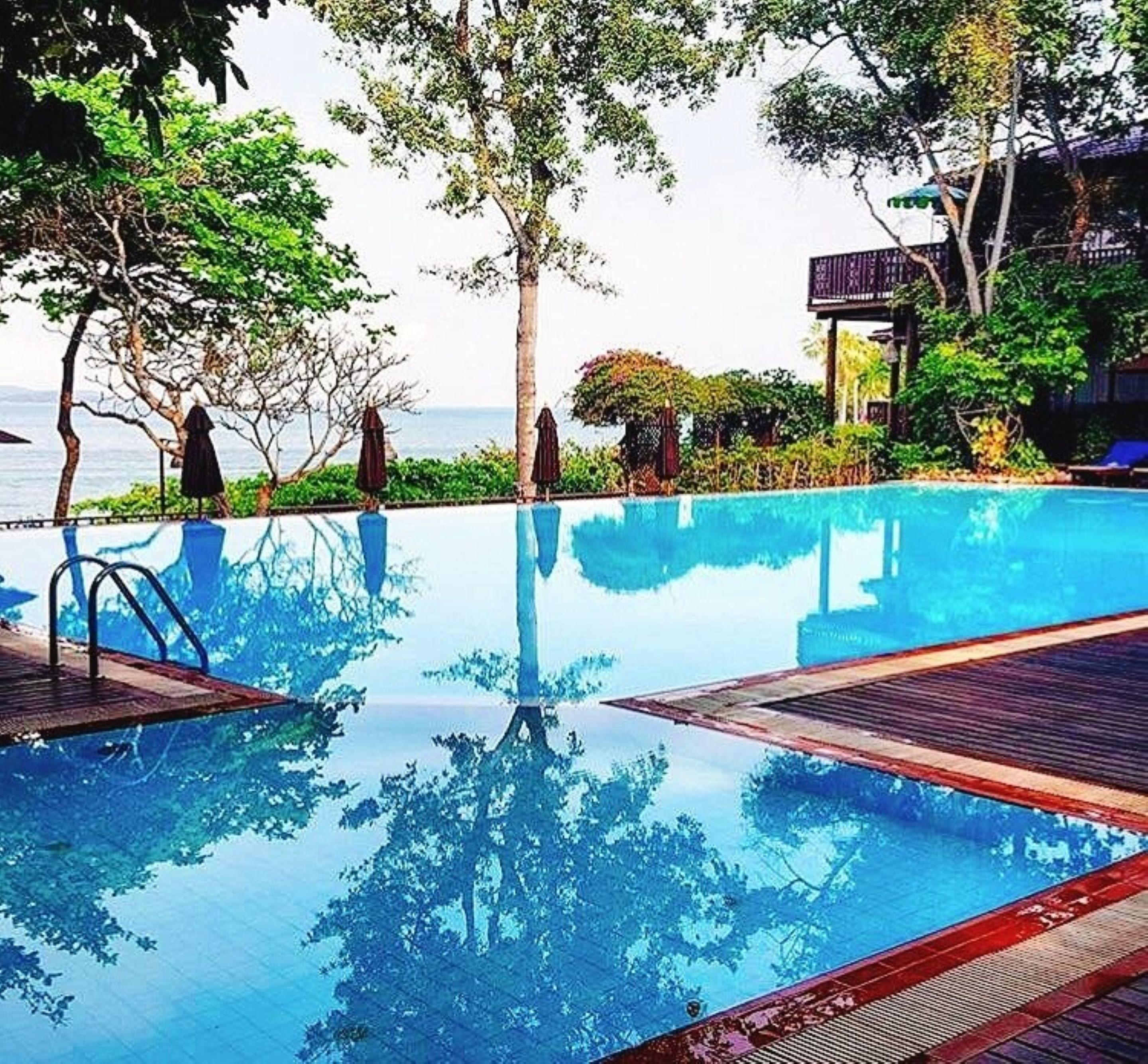 outdoor pool, pool loungers