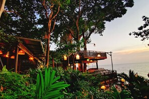 Breakfast, lunch, dinner served; Thai cuisine - Birds and Bees Resort (Pattaya)