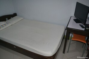 Matrimonial Room | Desk