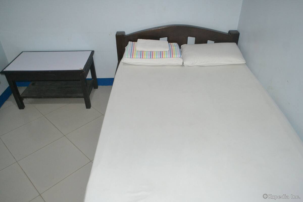 Matrimonial Room | Desk