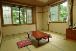 In-room safe, desk, free WiFi, bed sheets