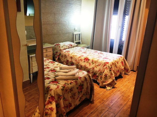 Zweibettzimmer, Balkon