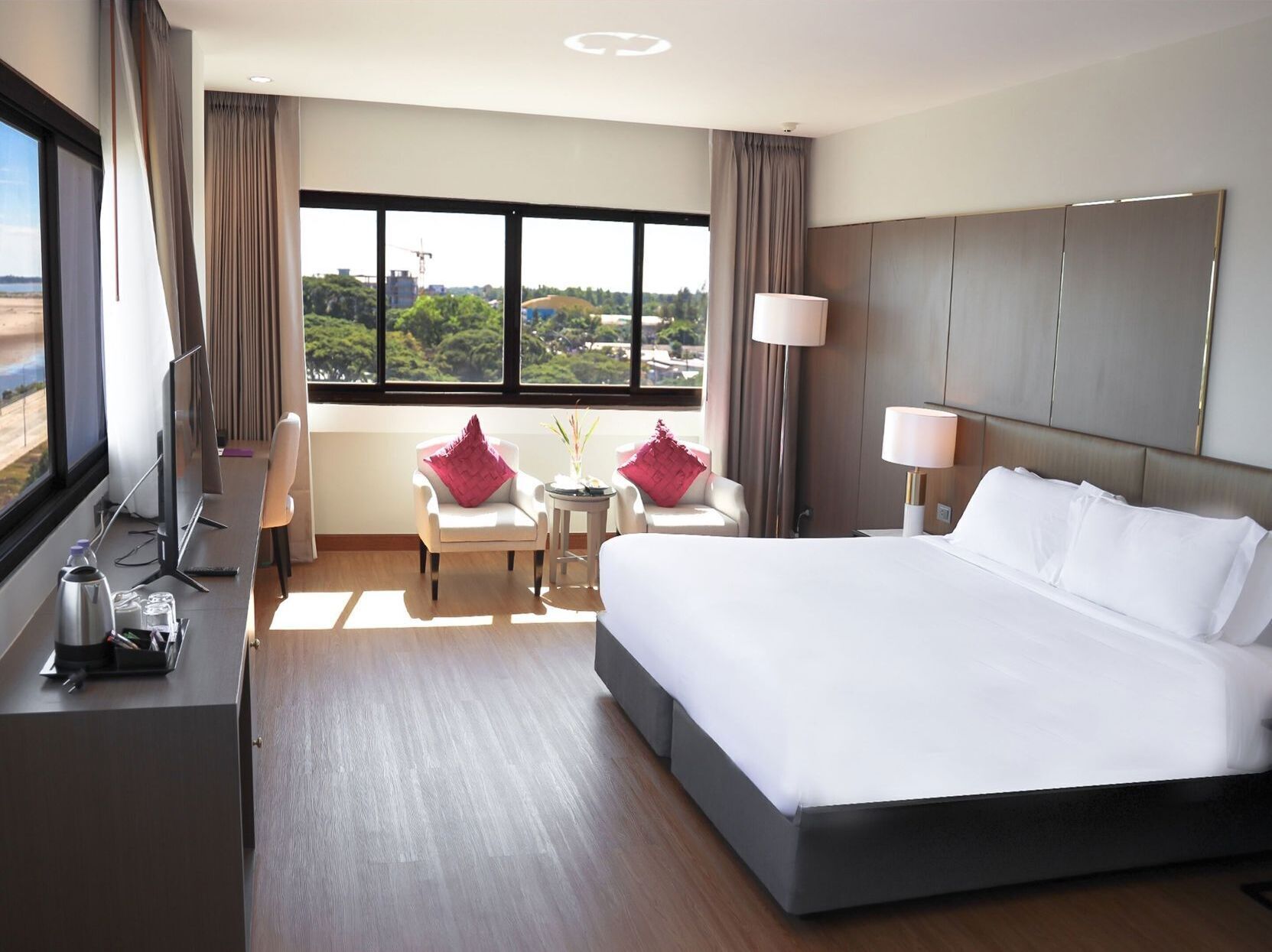 Minibar, desk, blackout curtains, free WiFi