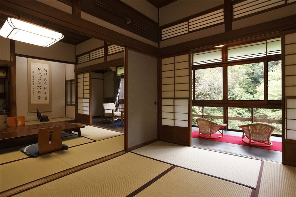 传统客房, 3 间卧室, 河景 (Japanese Western Style, Zen) | 高档床上用品、迷你吧、客房内保险箱、办公桌